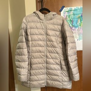 Eddie Bauer womens CirrusLite Down Parka. Size L